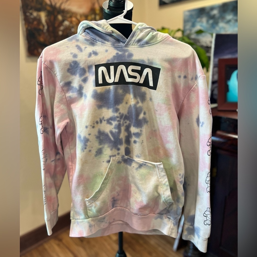 Tie-dye NASA hoodie size small in GUC